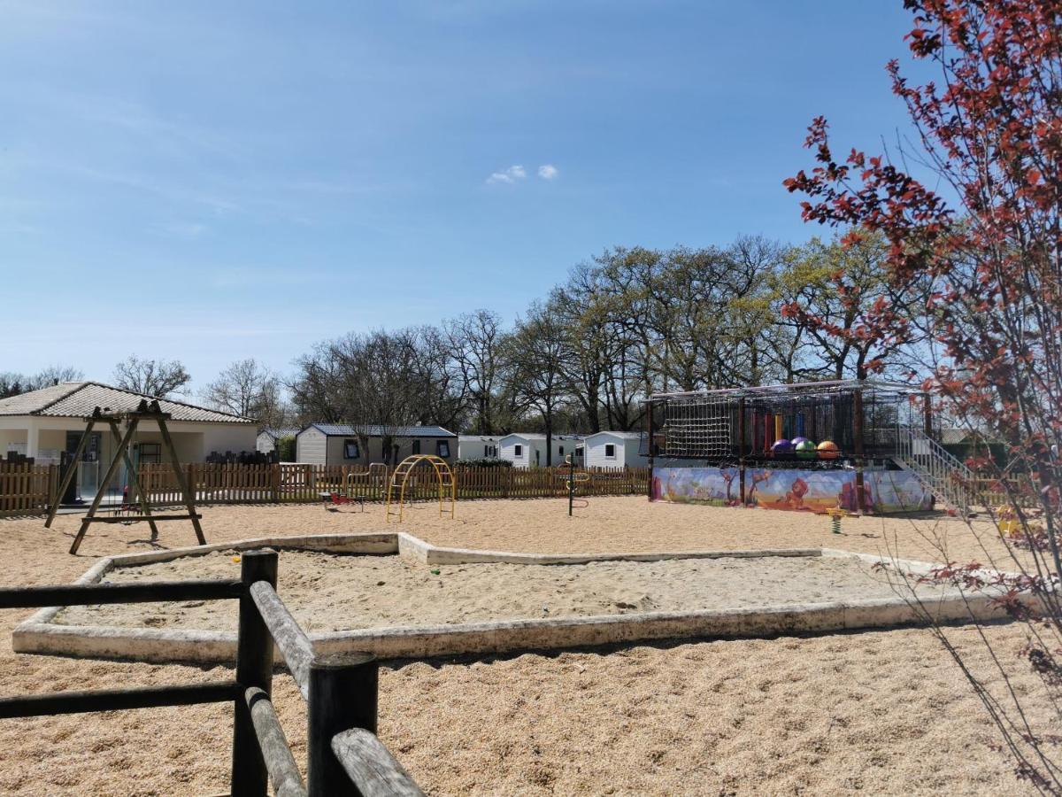 Camping Le Bois Joli Hotel Exterior photo